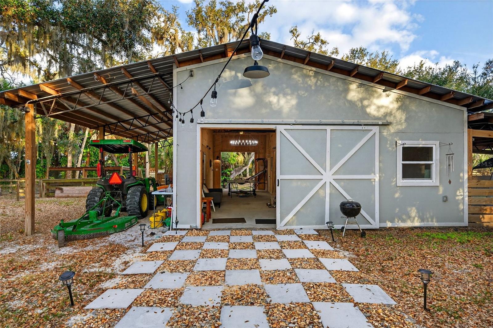 SADDLE CREEK - Residential