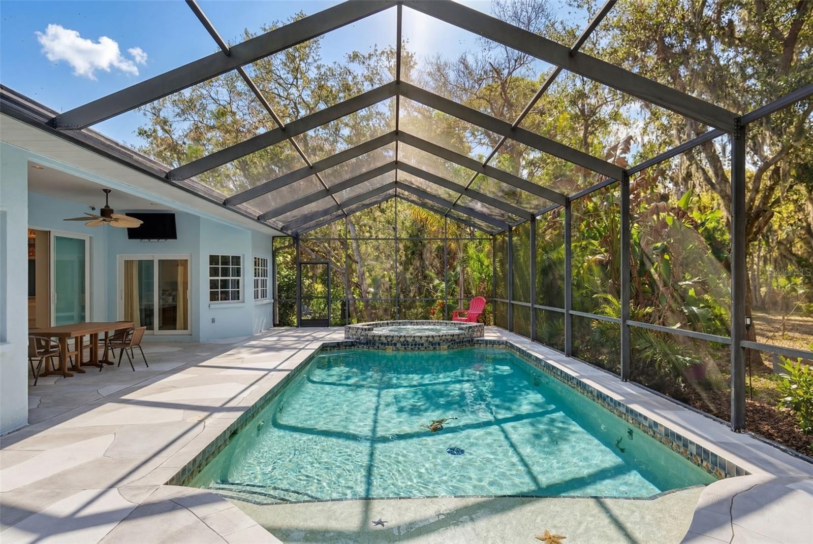 SADDLE CREEK - Residential