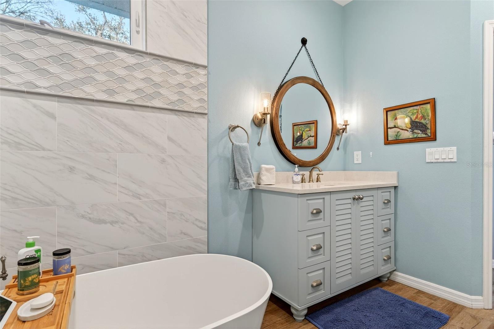 SADDLE CREEK - Residential