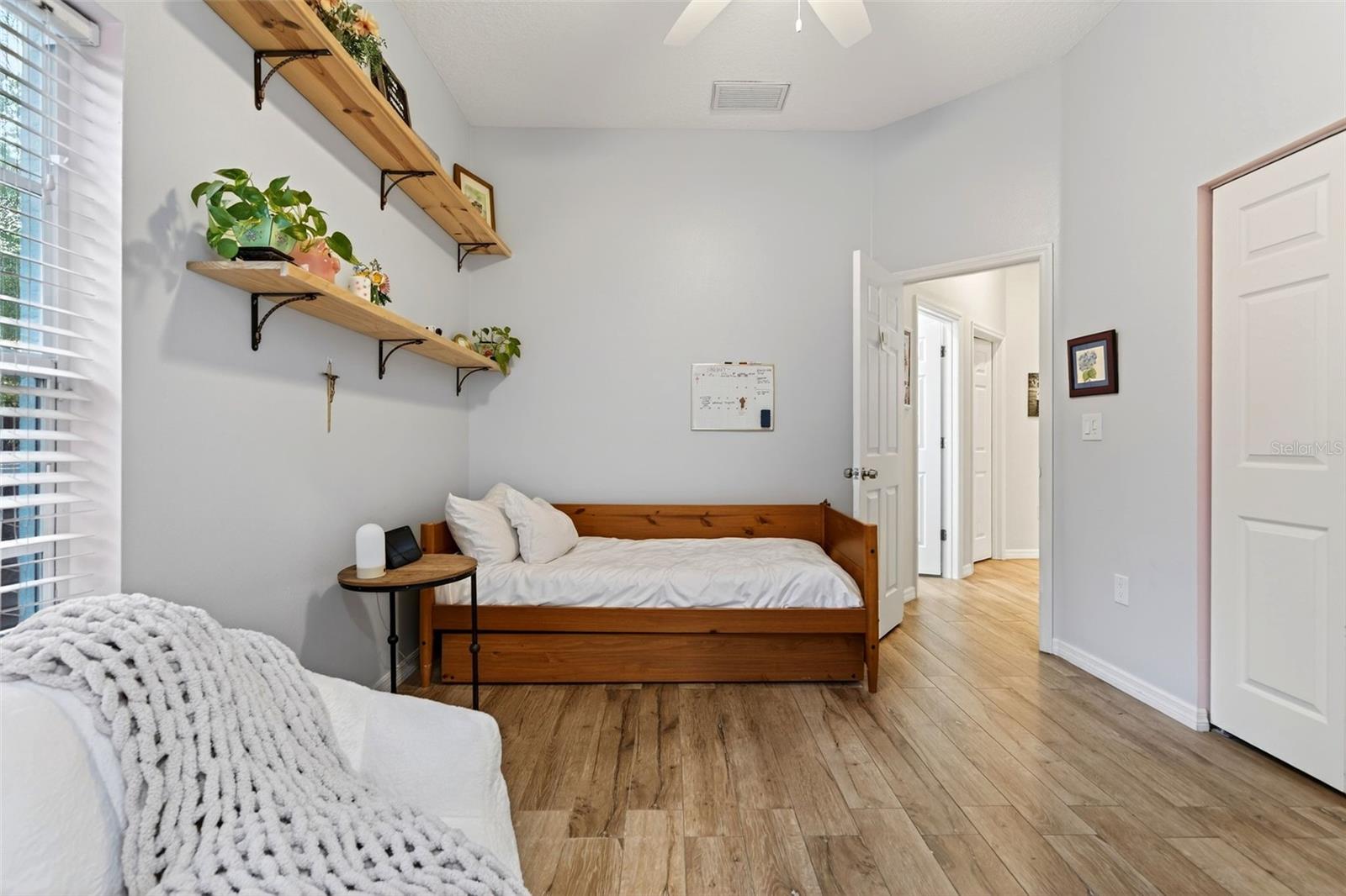 SADDLE CREEK - Residential