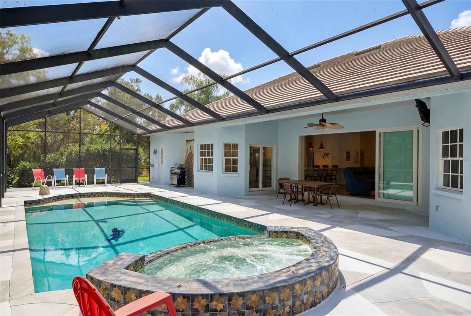 SADDLE CREEK - Residential