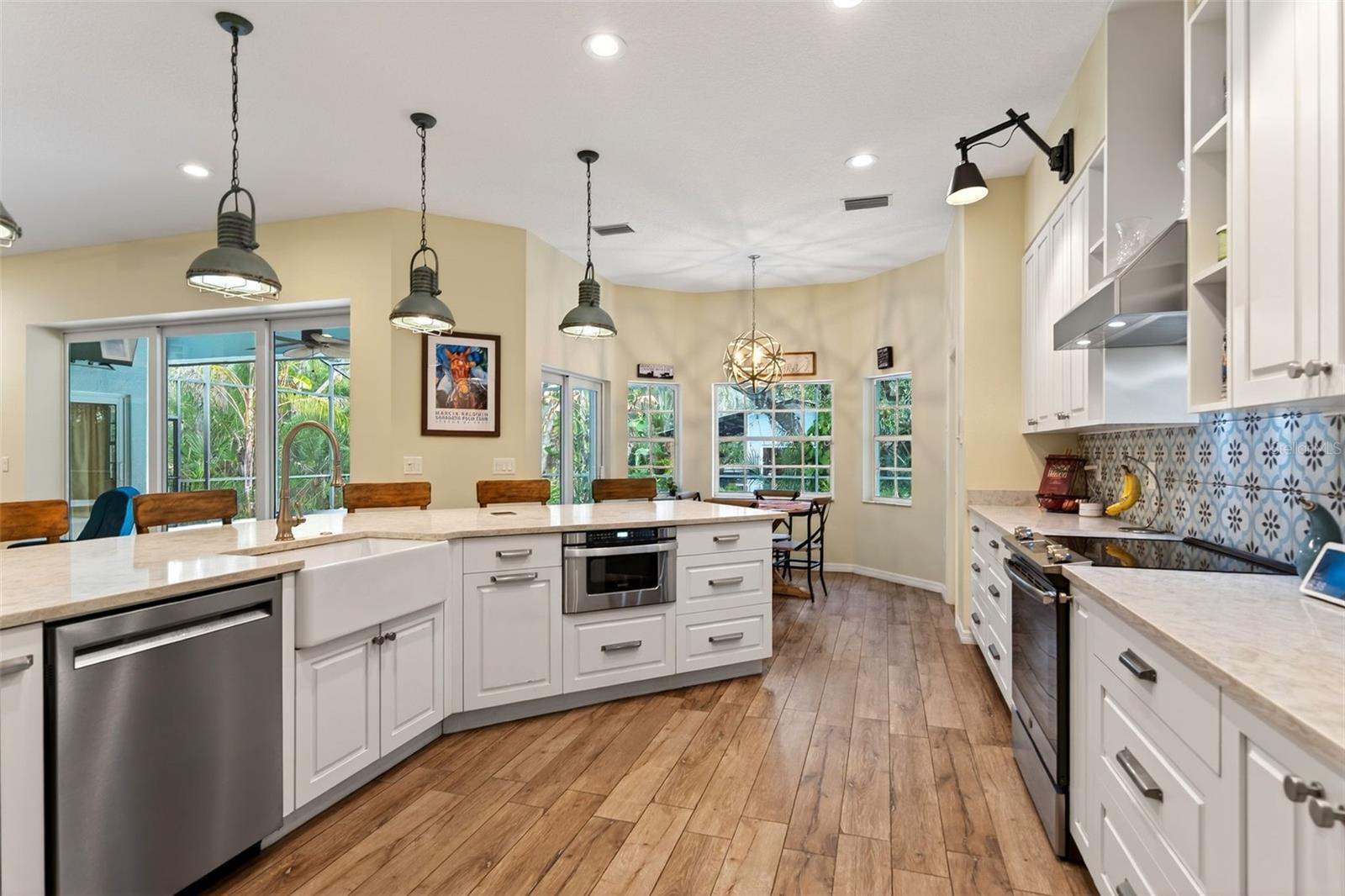 SADDLE CREEK - Residential