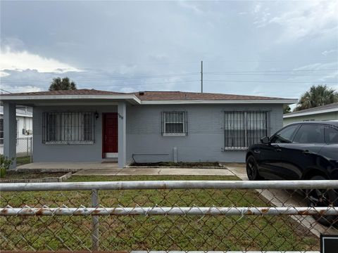 Photo of 3818 W Carmen Street, Tampa, FL 33609 (MLS # TB8465952)