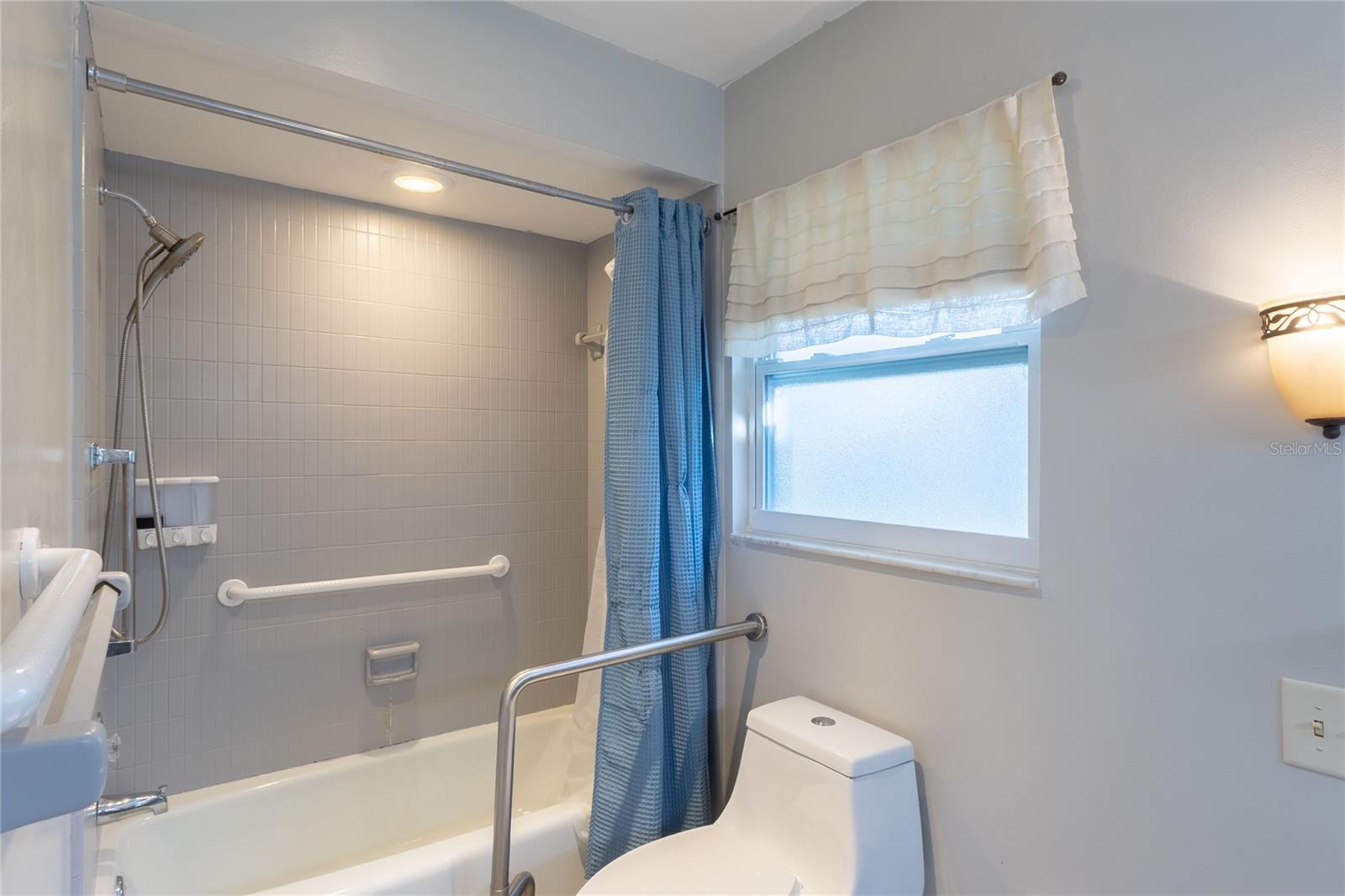 SORRENTO VILLAS 5 - Residential Lease