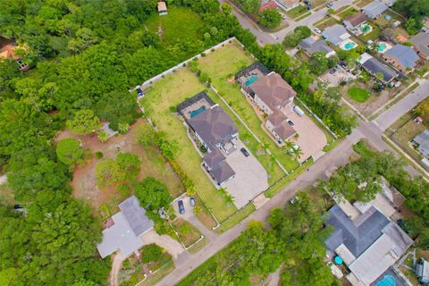 A home in SEMINOLE