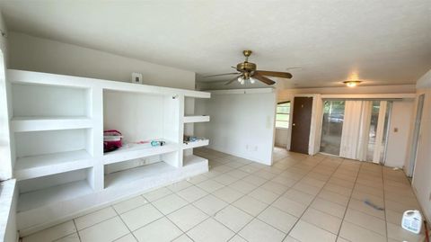 Tiny photo for 921 NW 60th Avenue, Ocala, FL 34482 (MLS # OM724532)