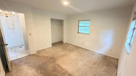 Tiny photo for 921 NW 60th Avenue, Ocala, FL 34482 (MLS # OM724532)