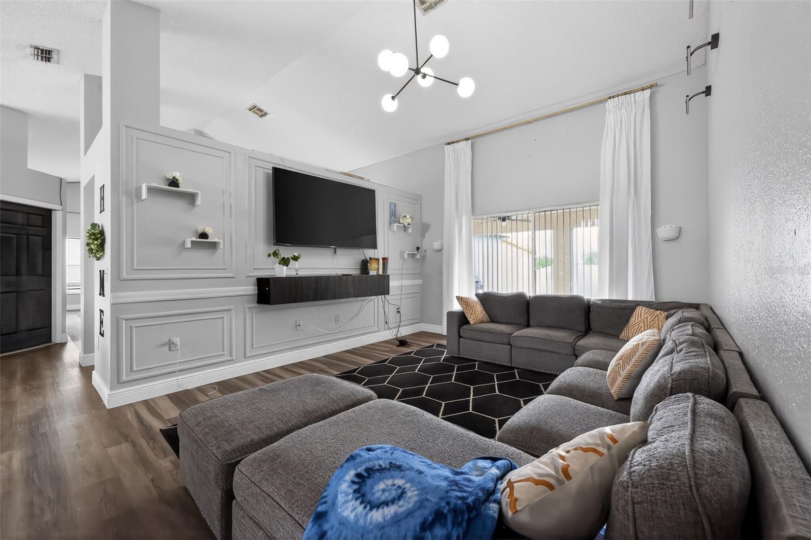 ASHLEY POINTE - Residential