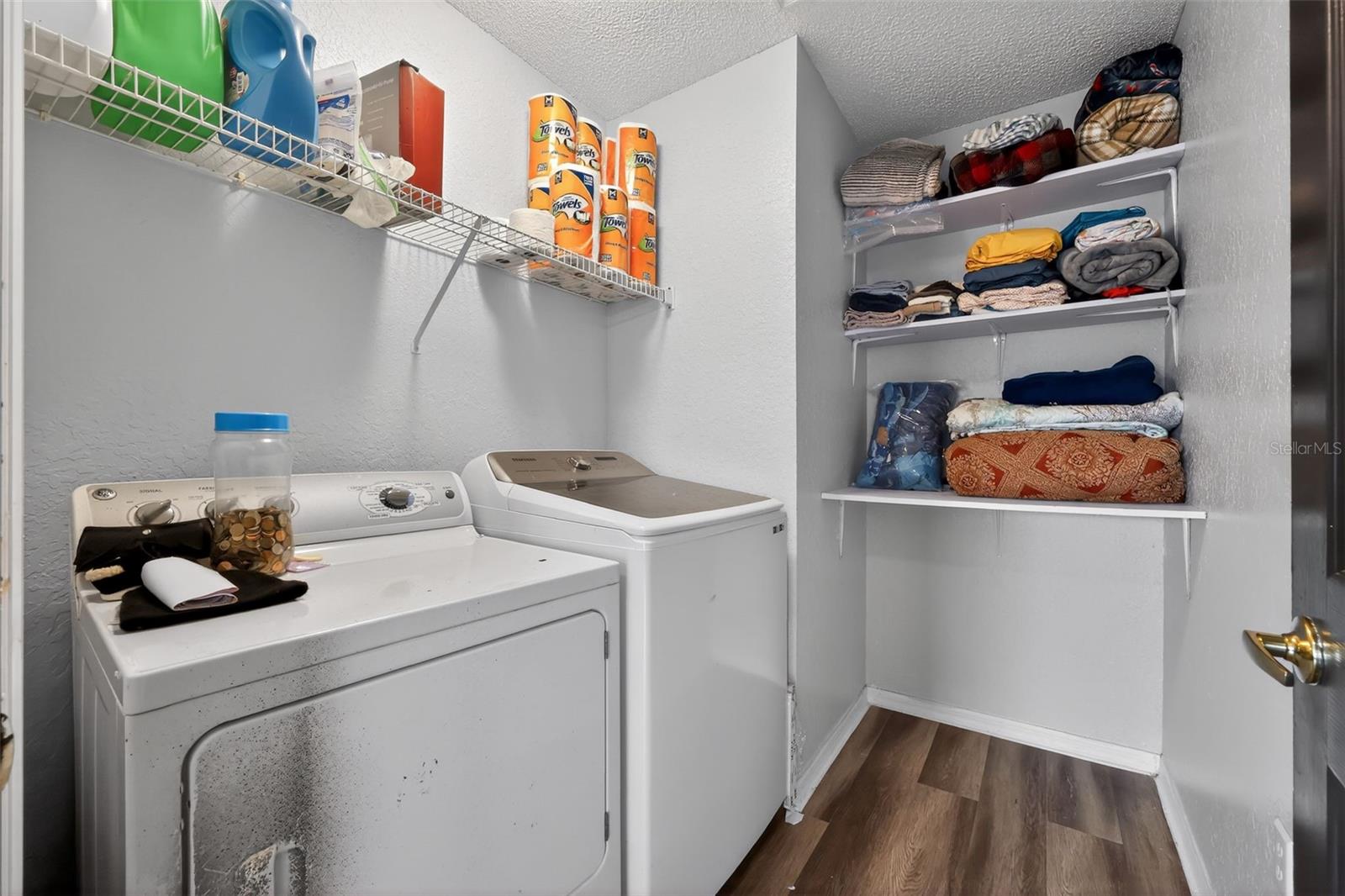 ASHLEY POINTE - Residential