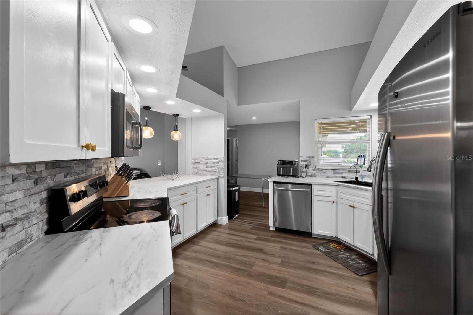 ASHLEY POINTE - Residential