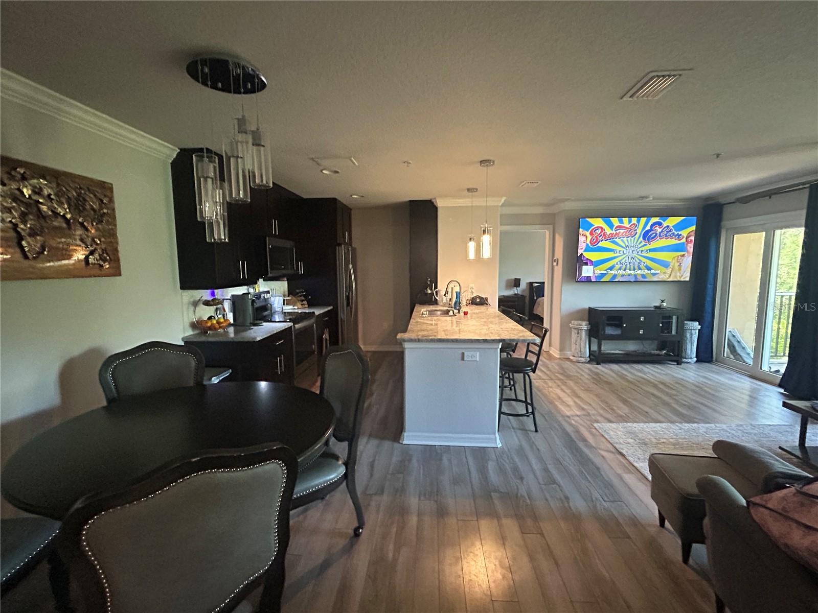 5111 ROYAL PALMS WAY 202