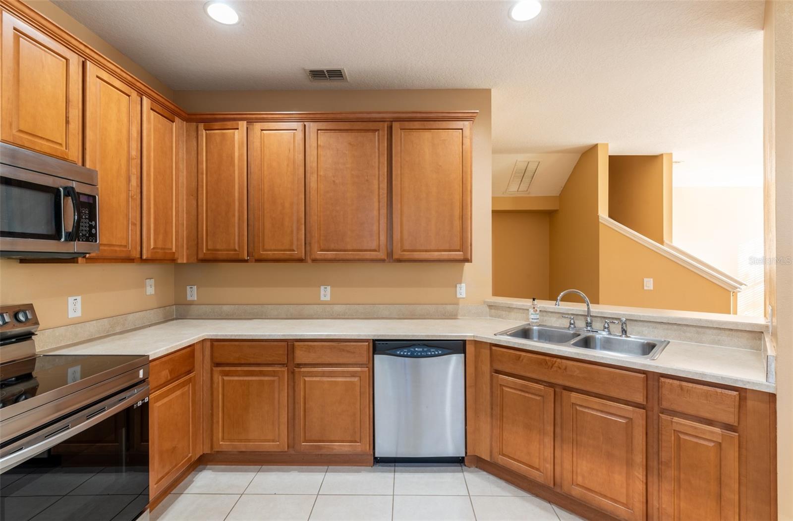 OVERLOOK/PARKSIDE CONDO - Residential