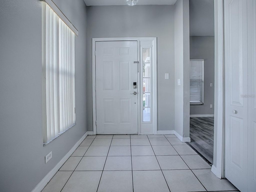 Photo of 1321 Kellogg Drive, Tavares, FL 32778 (MLS # G5108273)