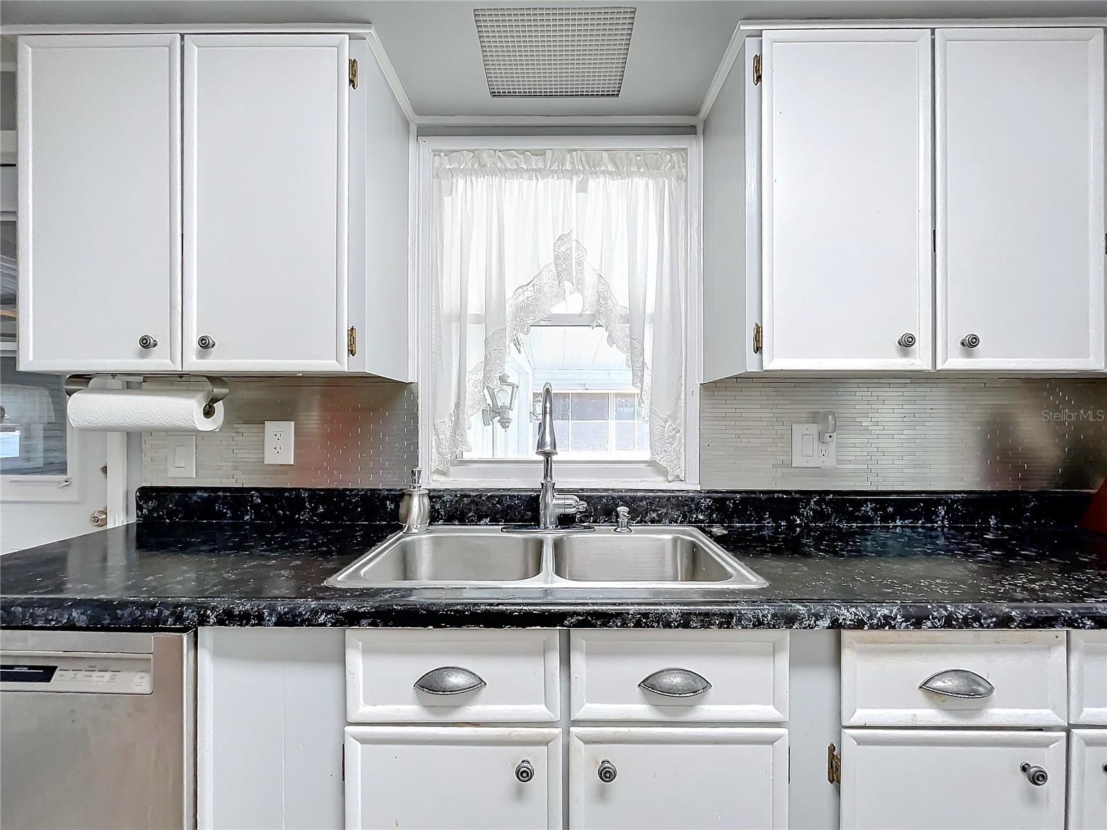 TAVARES LAKE FRANCES ESTATES - Residential