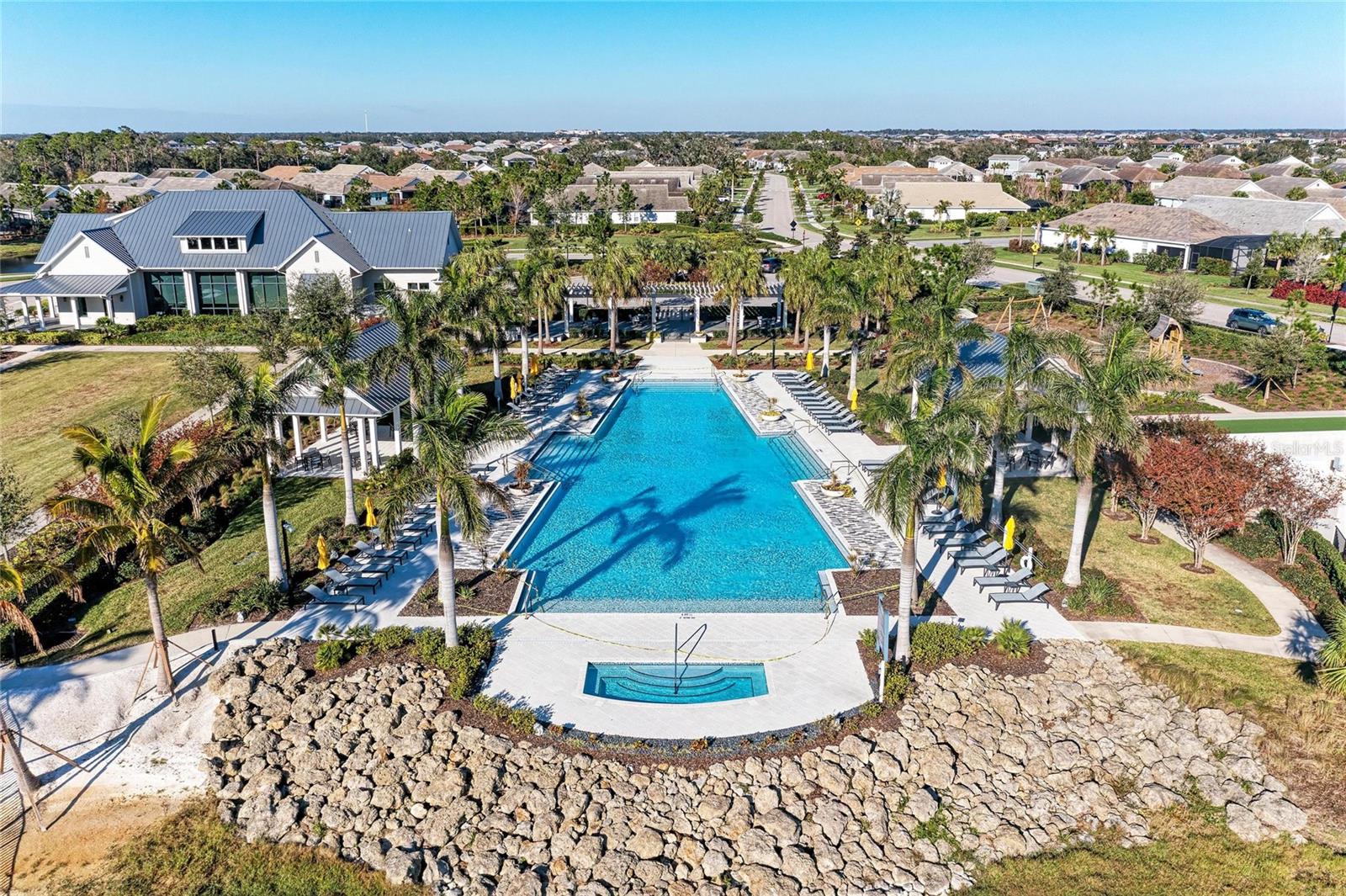 1079 WATERLINE COURT