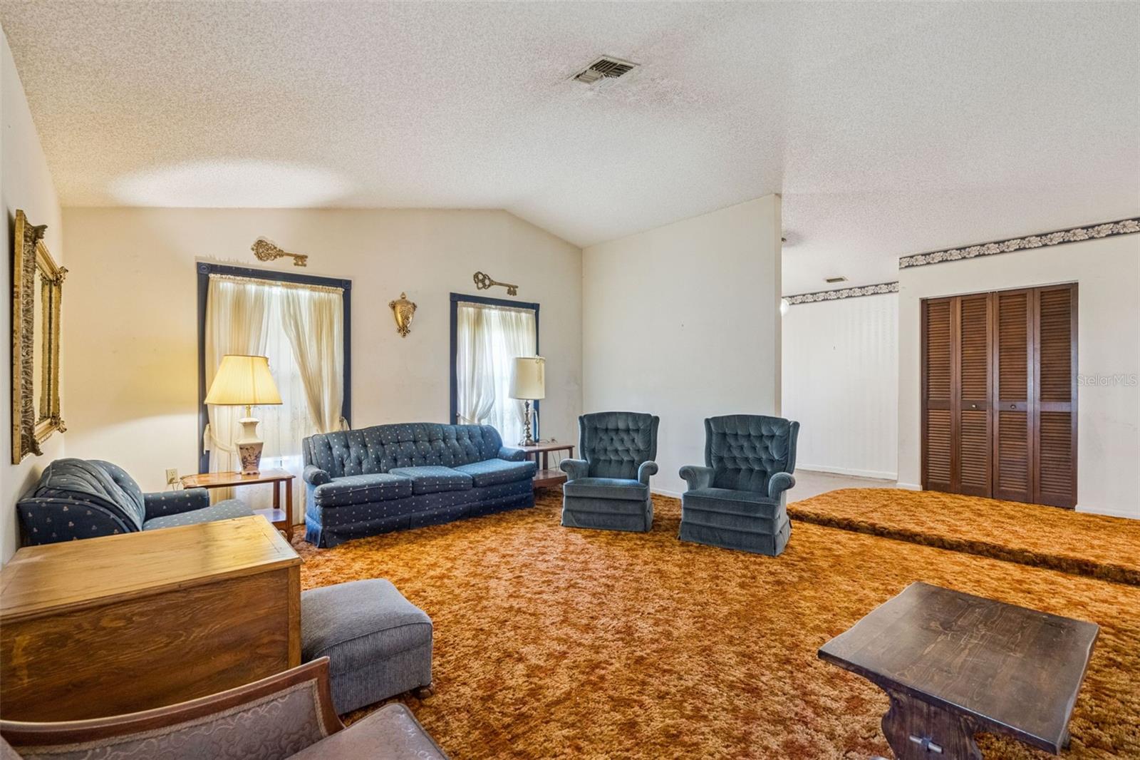 CRESCENT ESTATES - Residential