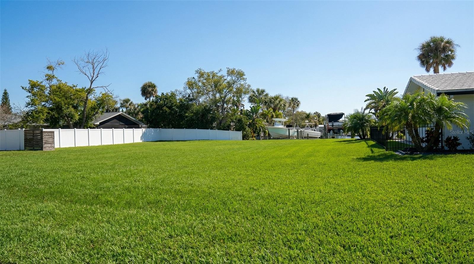 3904 DANA SHORES DRIVE