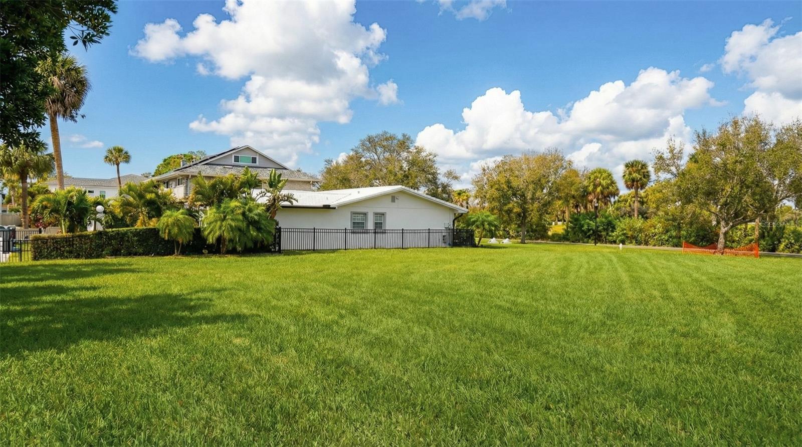 DANA SHORES UN 2 SEC - Land