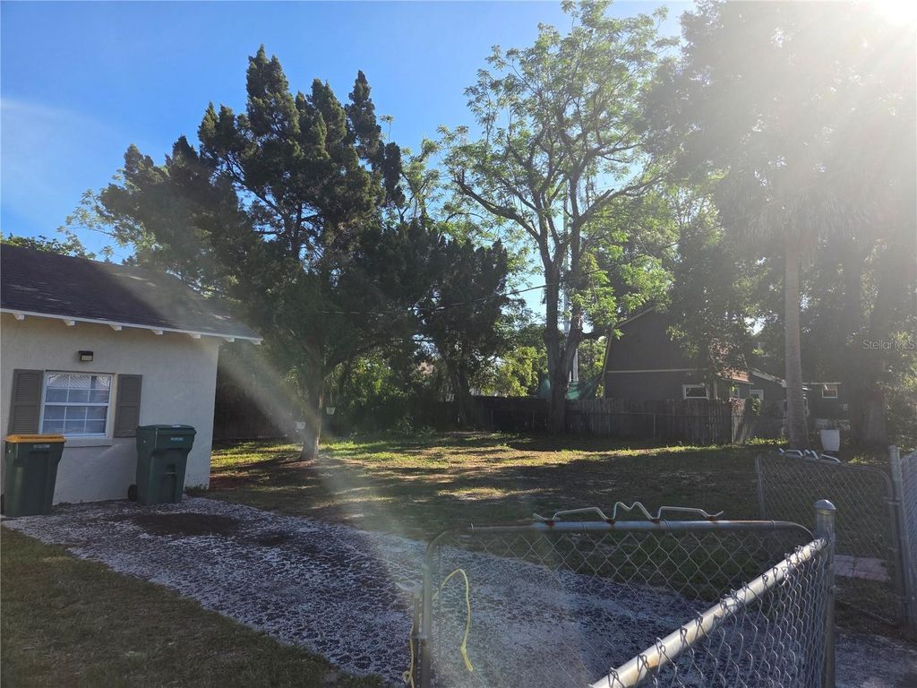 Photo of 101 E Atwater Avenue, Eustis, FL 32726 (MLS # G5111137)