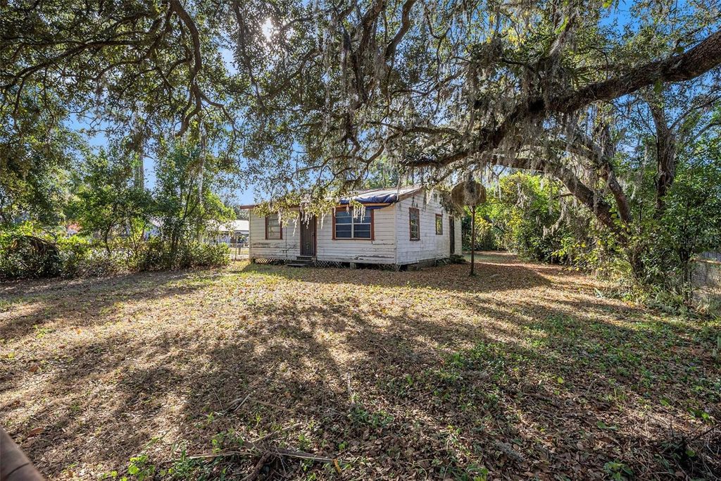 Photo of 11720 Williams Road, Thonotosassa, FL 33592 (MLS # TB8447468)