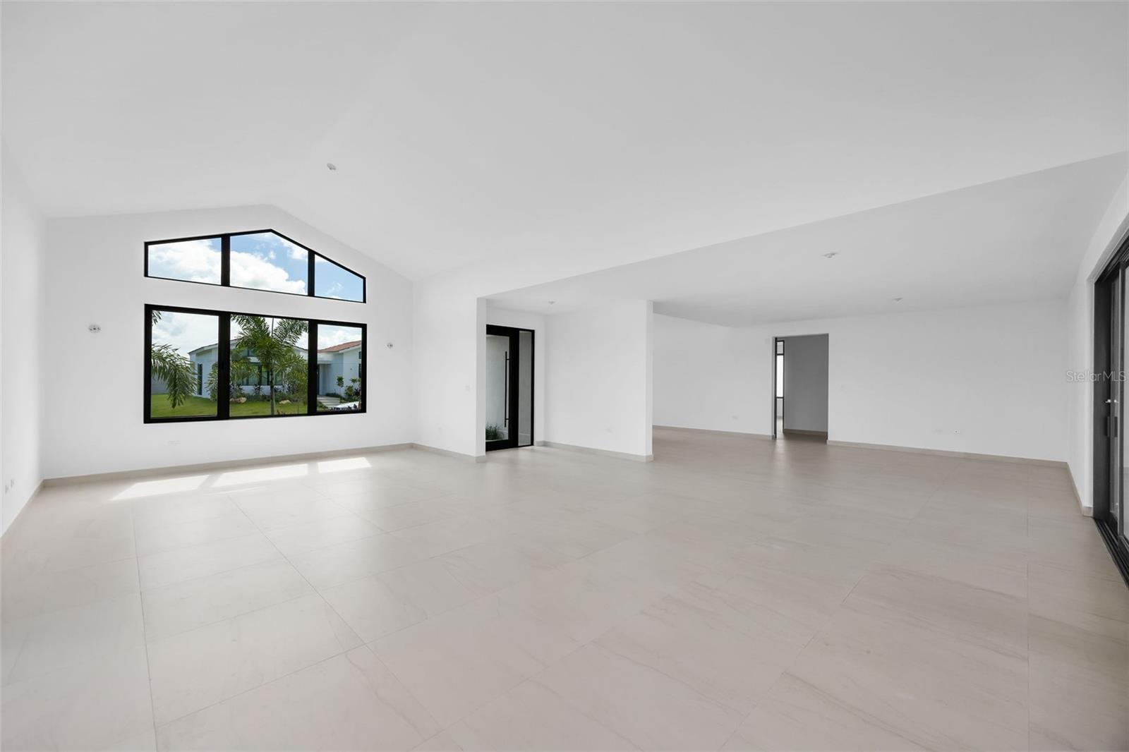 SABANERA DE DORADO - Residential