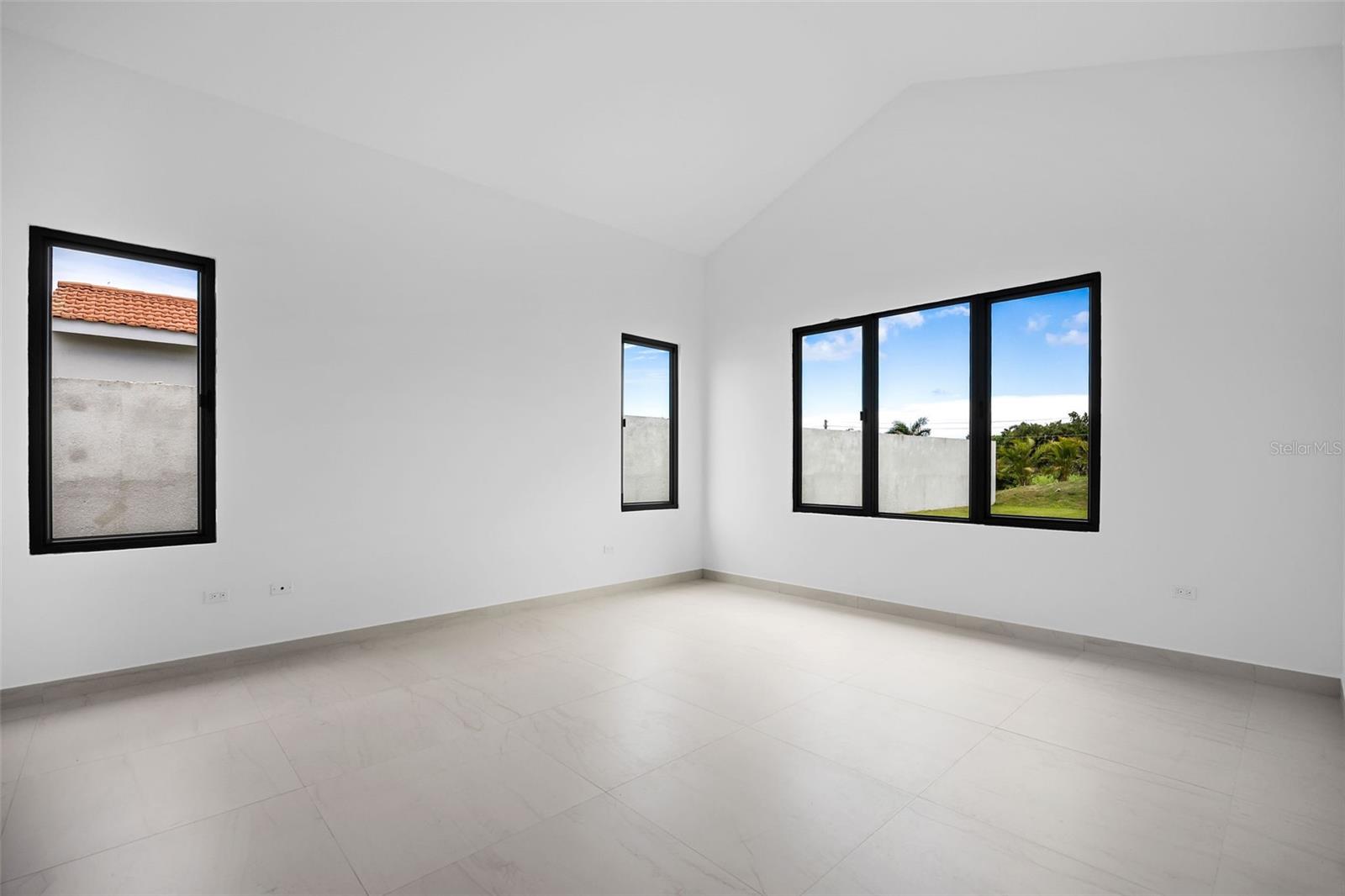 SABANERA DE DORADO - Residential