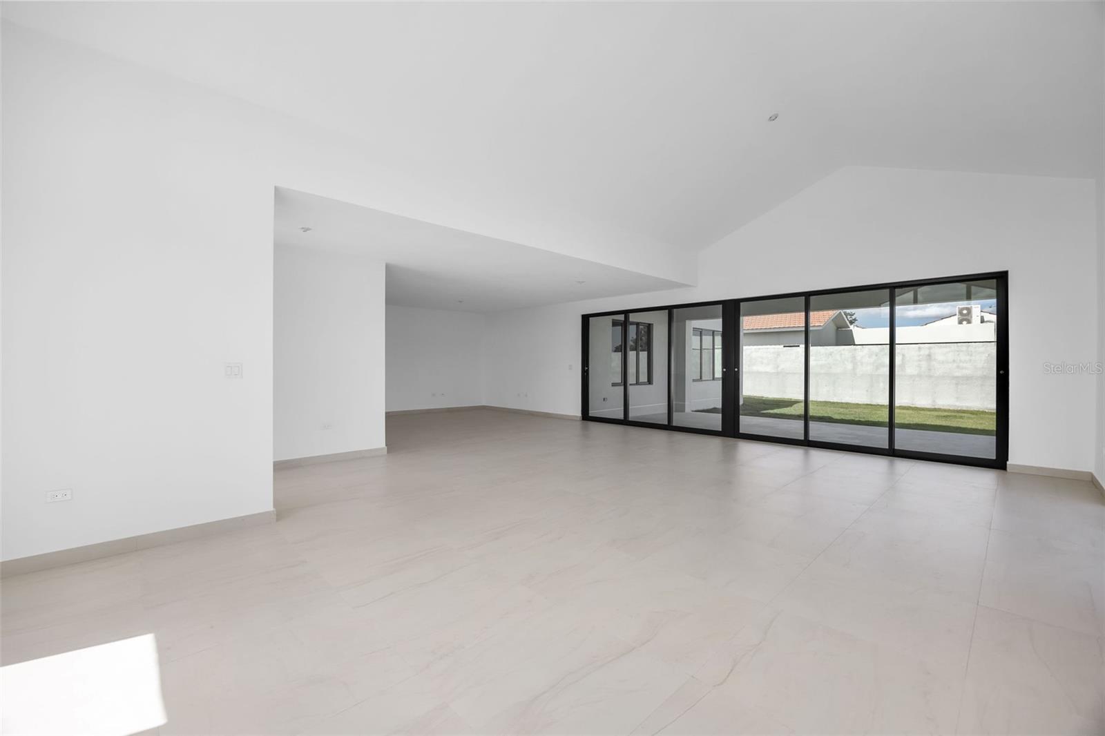 SABANERA DE DORADO - Residential