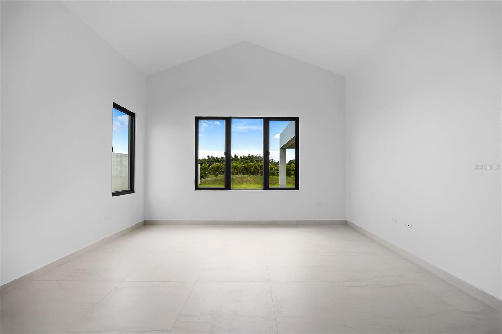 SABANERA DE DORADO - Residential