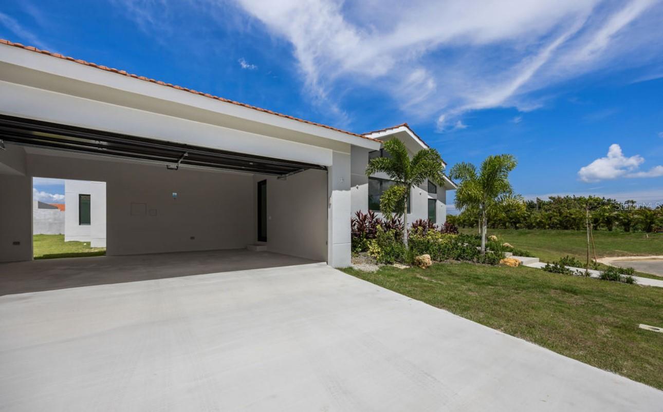 SABANERA DE DORADO - Residential