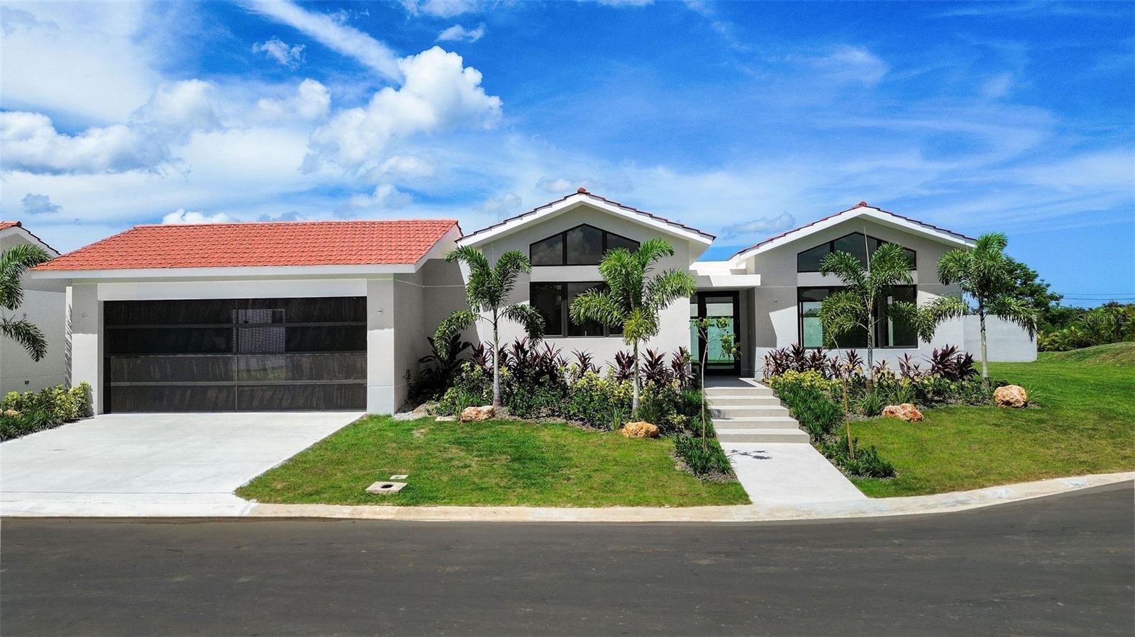 SABANERA DE DORADO - Residential