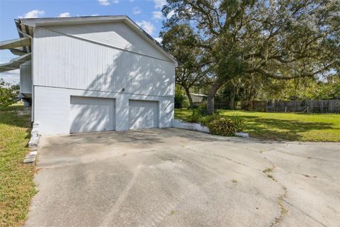 A home in DEBARY