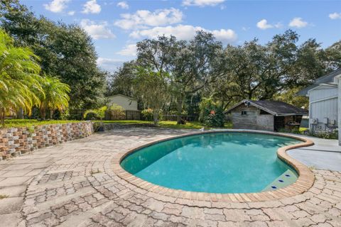 A home in DEBARY