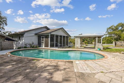 A home in DEBARY