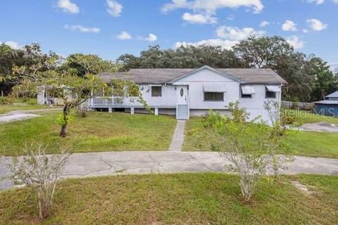 A home in DEBARY