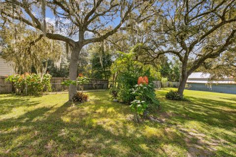 A home in DEBARY