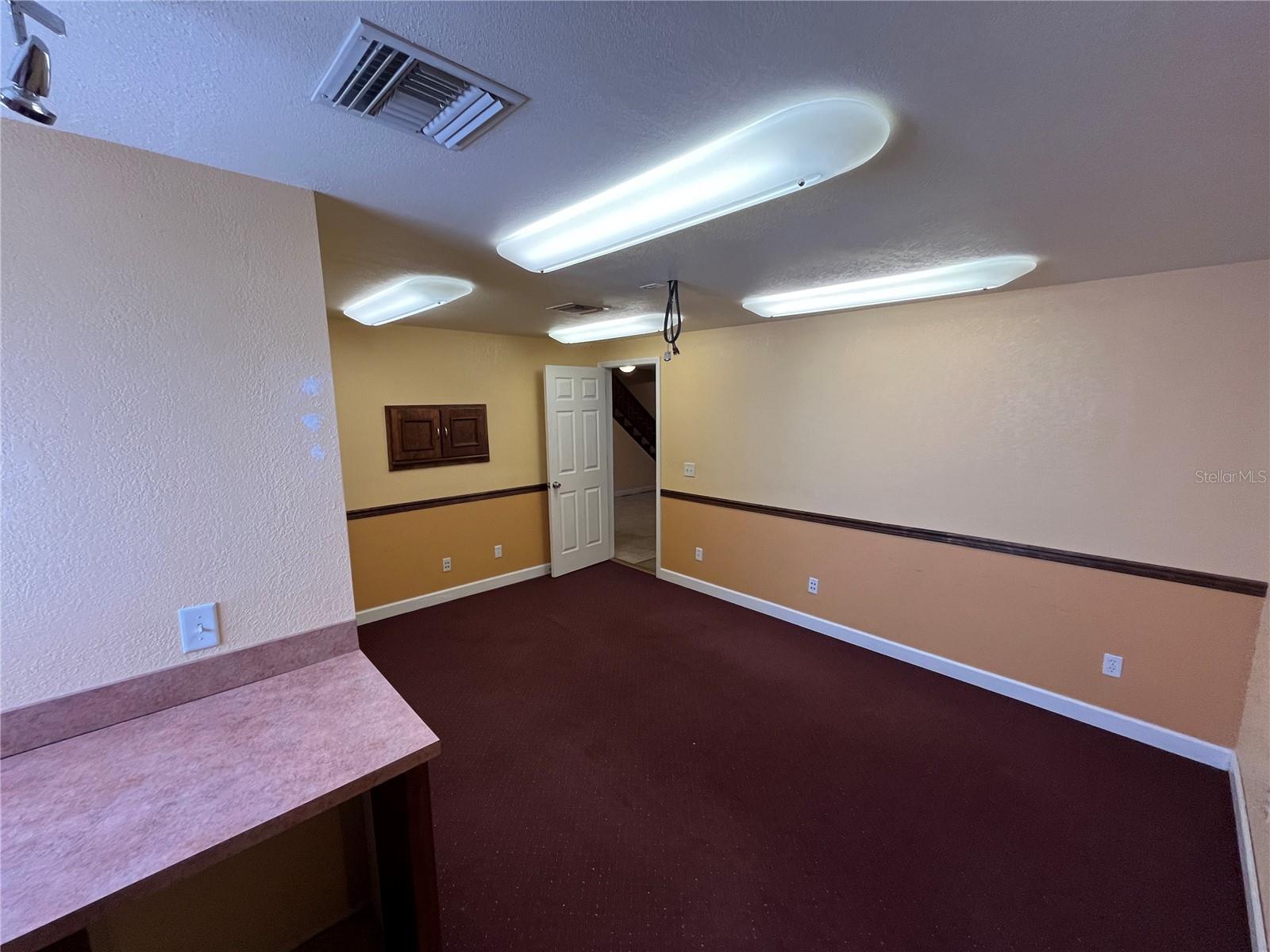 AVON PARK - Commercial Sale