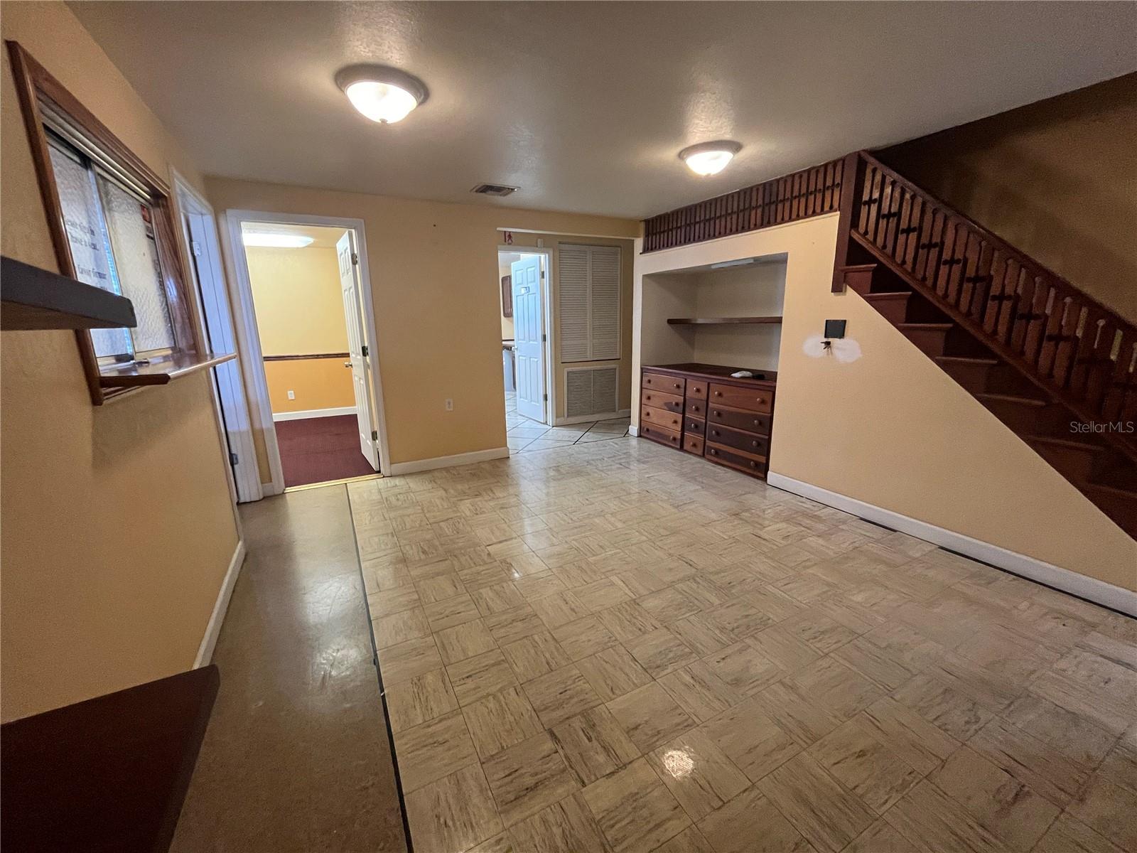 AVON PARK - Commercial Sale