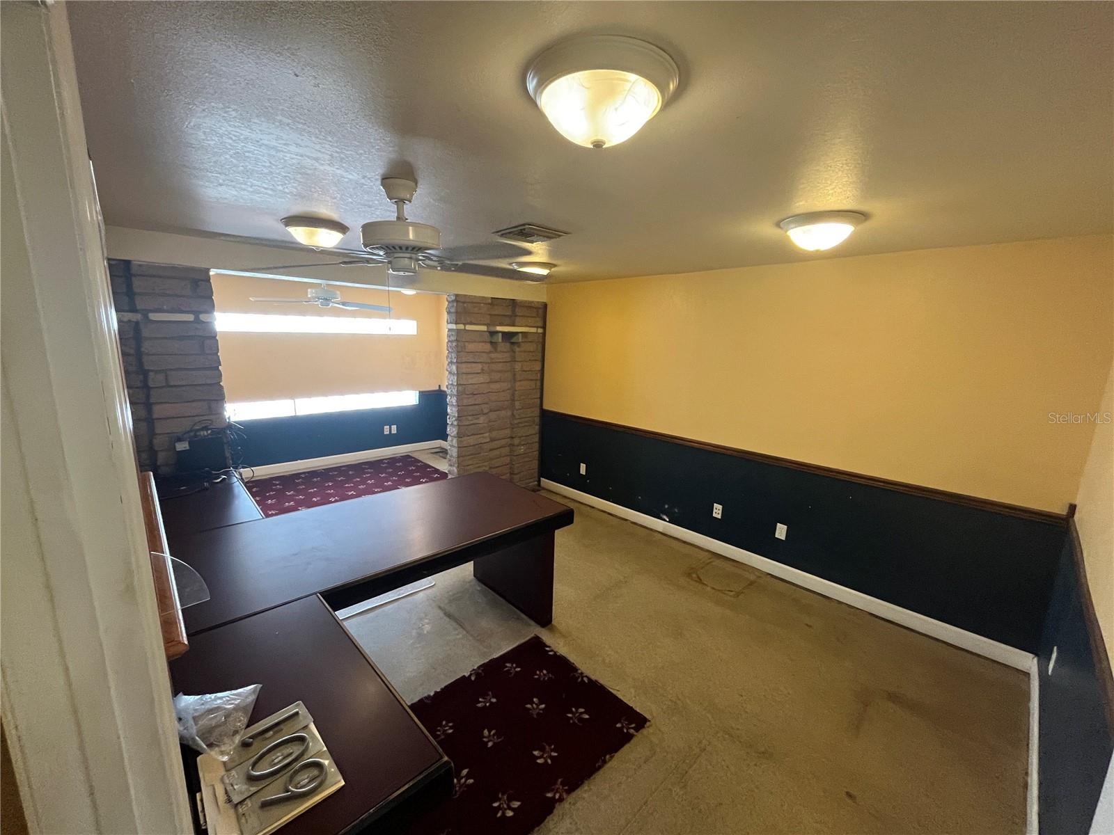 AVON PARK - Commercial Sale
