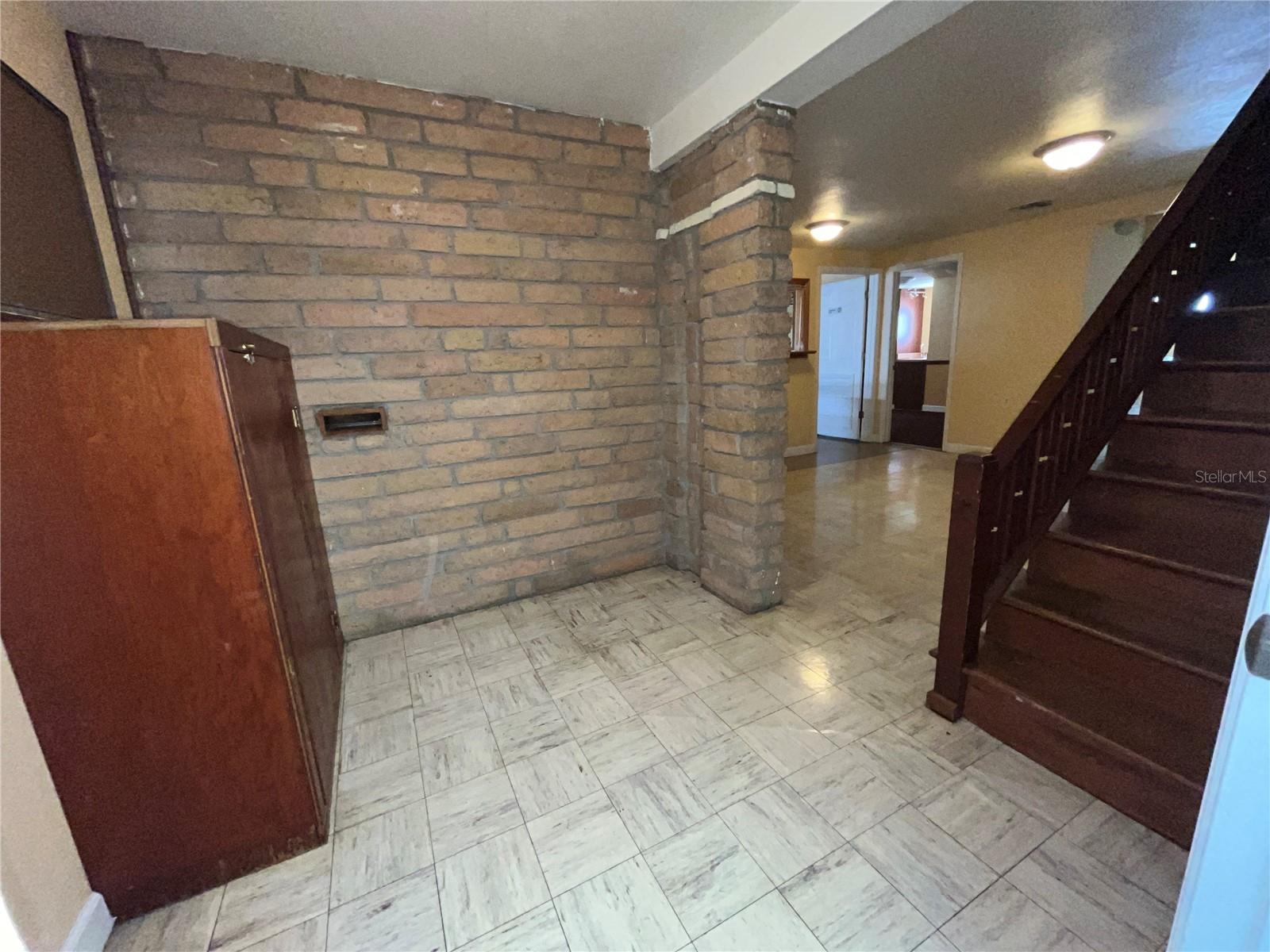 AVON PARK - Commercial Sale
