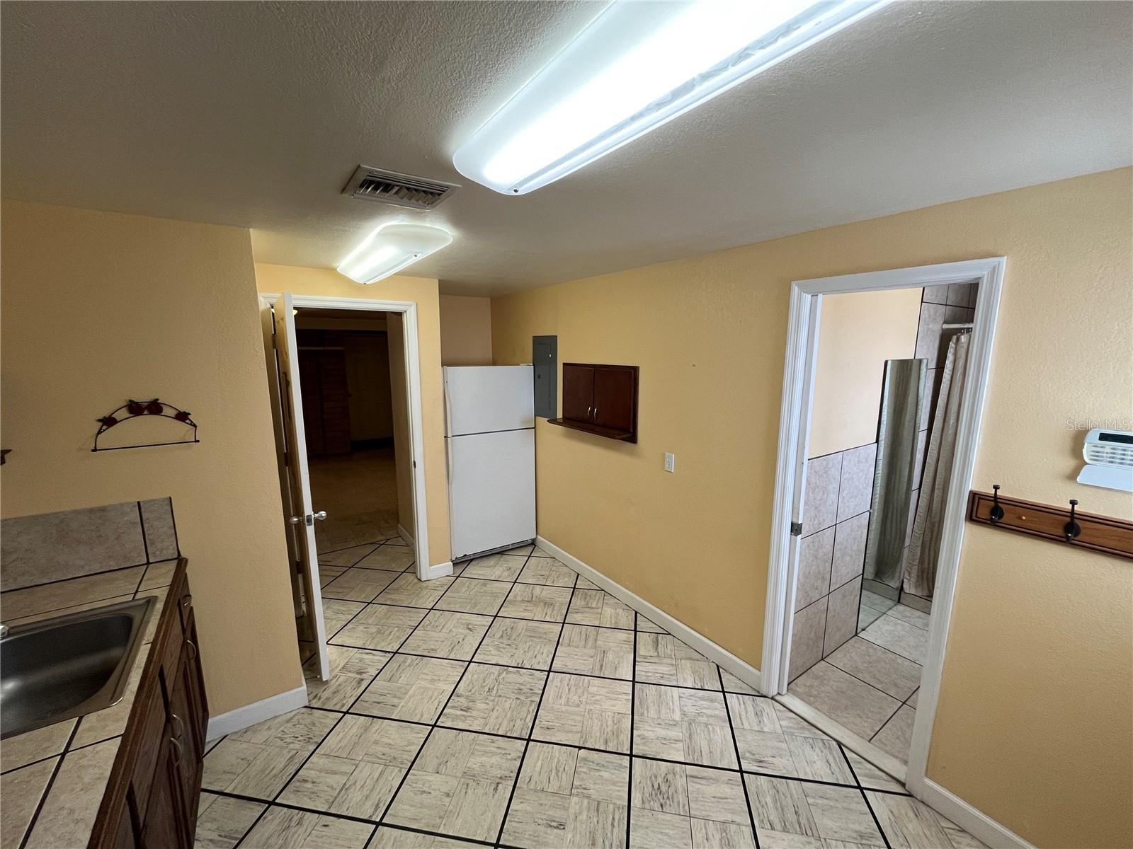 AVON PARK - Commercial Sale