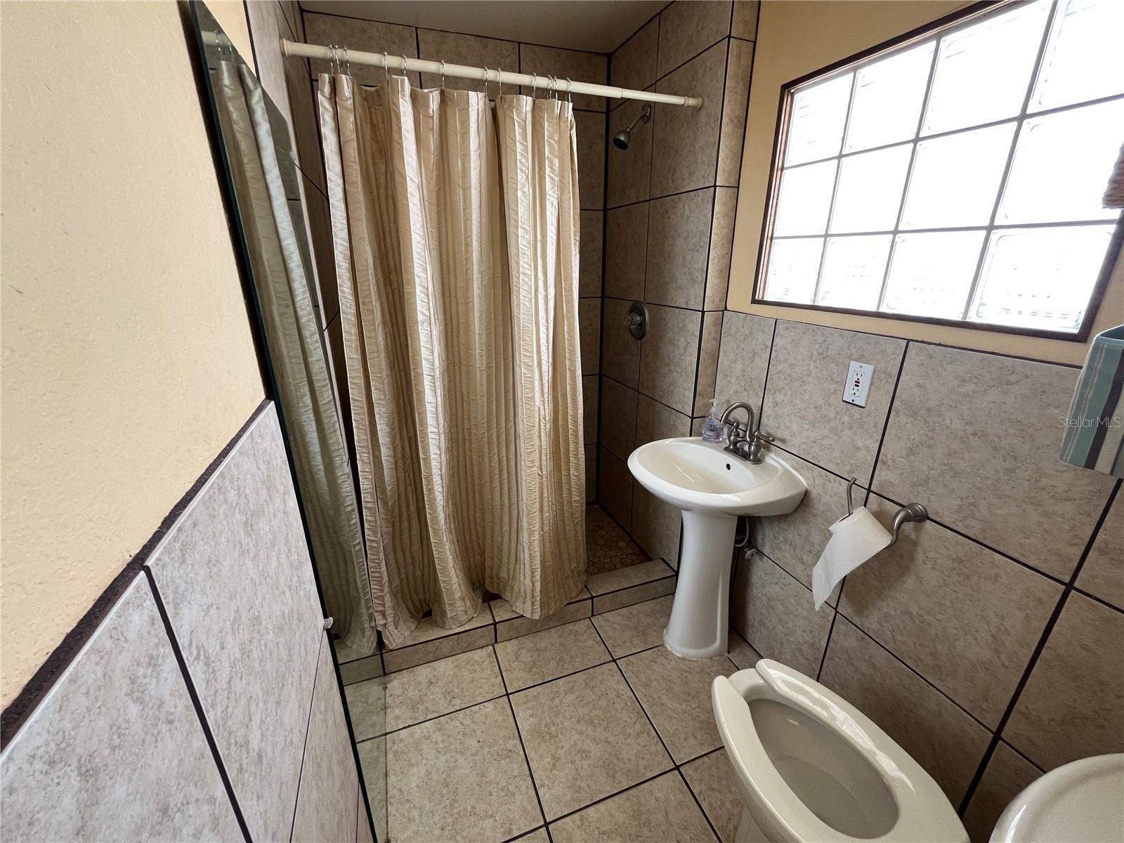 AVON PARK - Commercial Sale