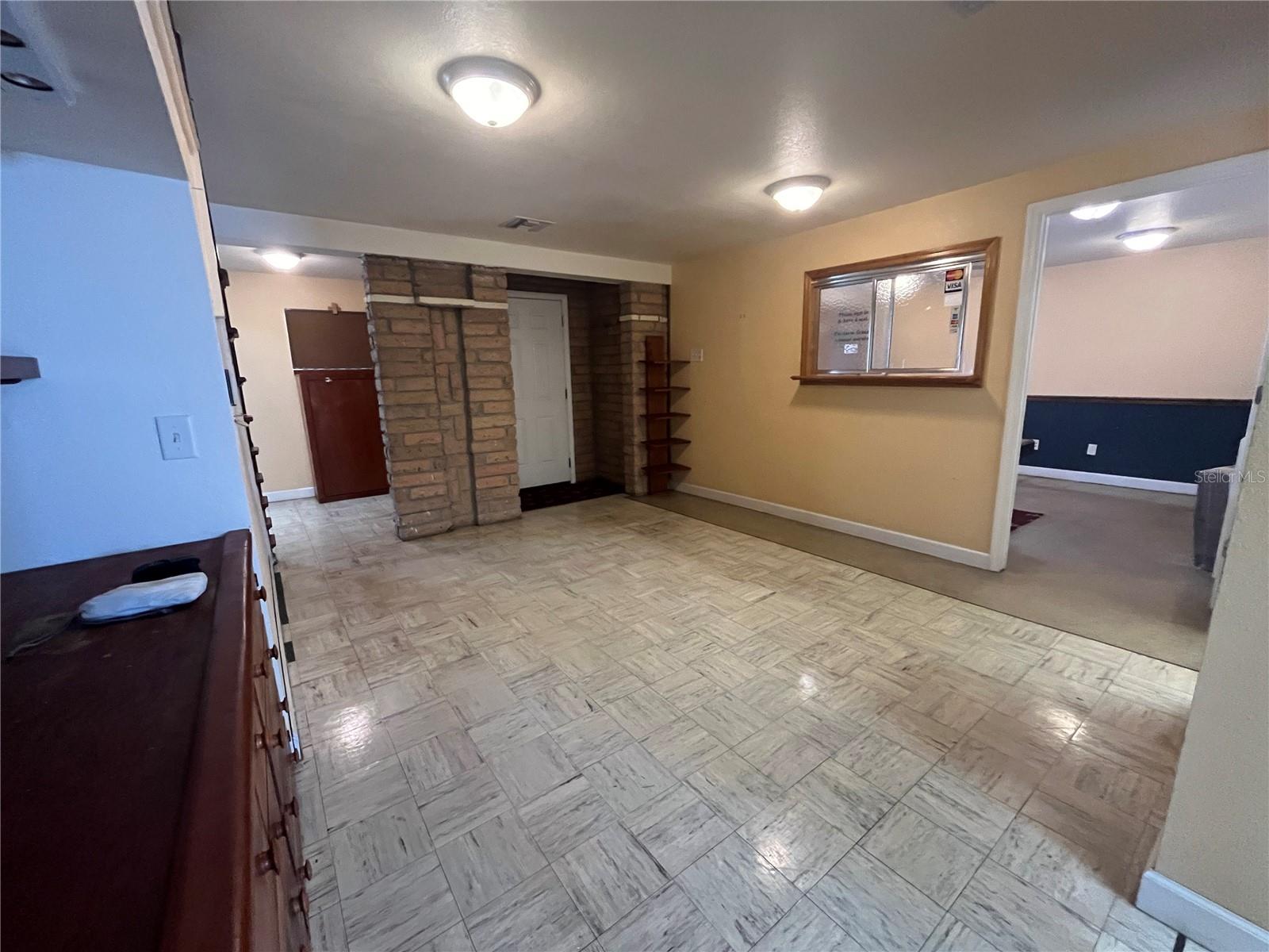 AVON PARK - Commercial Sale