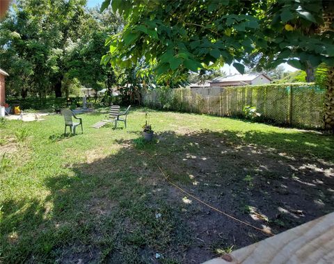 A home in WINTER HAVEN