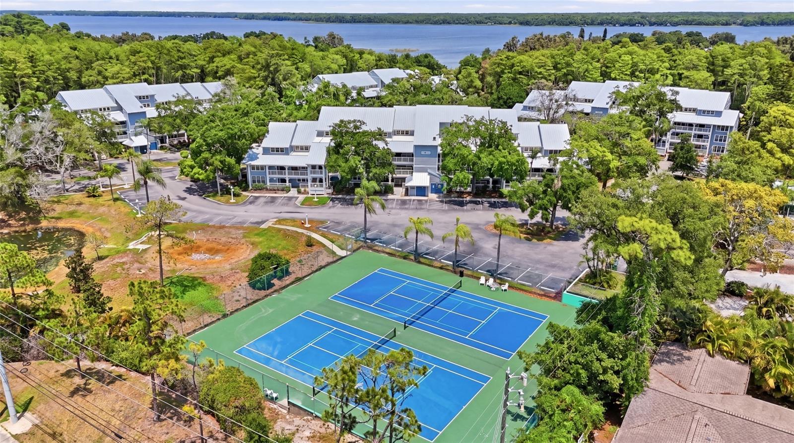 DOLLY BAY VILLAGE ON - Residential