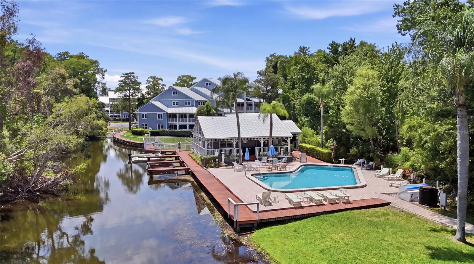 DOLLY BAY VILLAGE ON - Residential