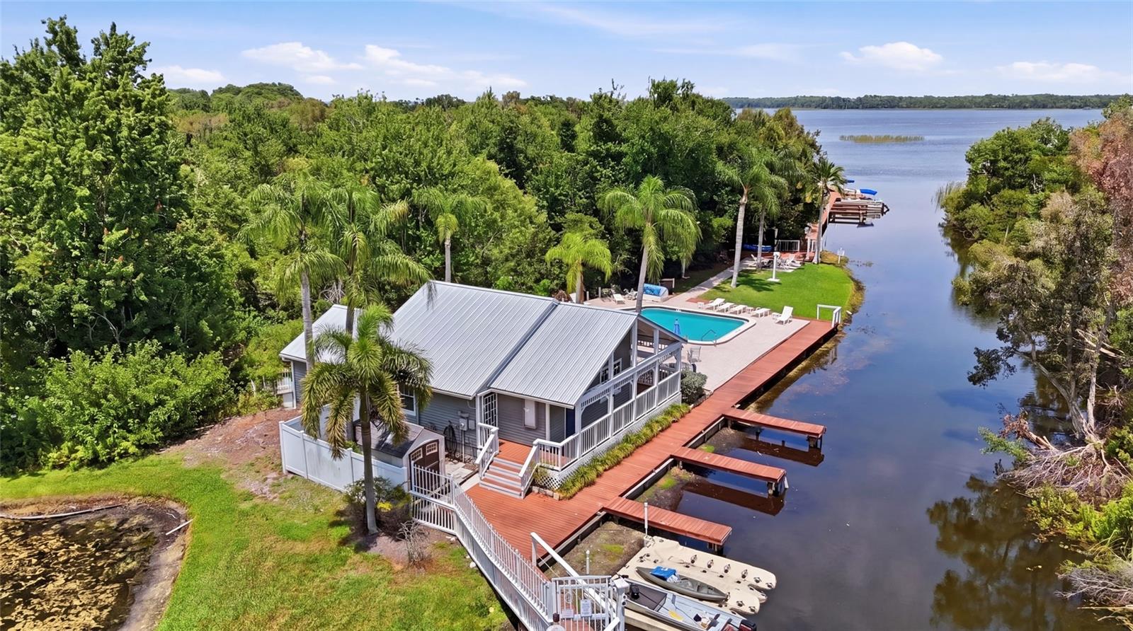 DOLLY BAY VILLAGE ON - Residential