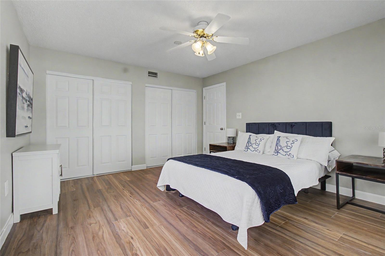 DOLLY BAY VILLAGE ON - Residential