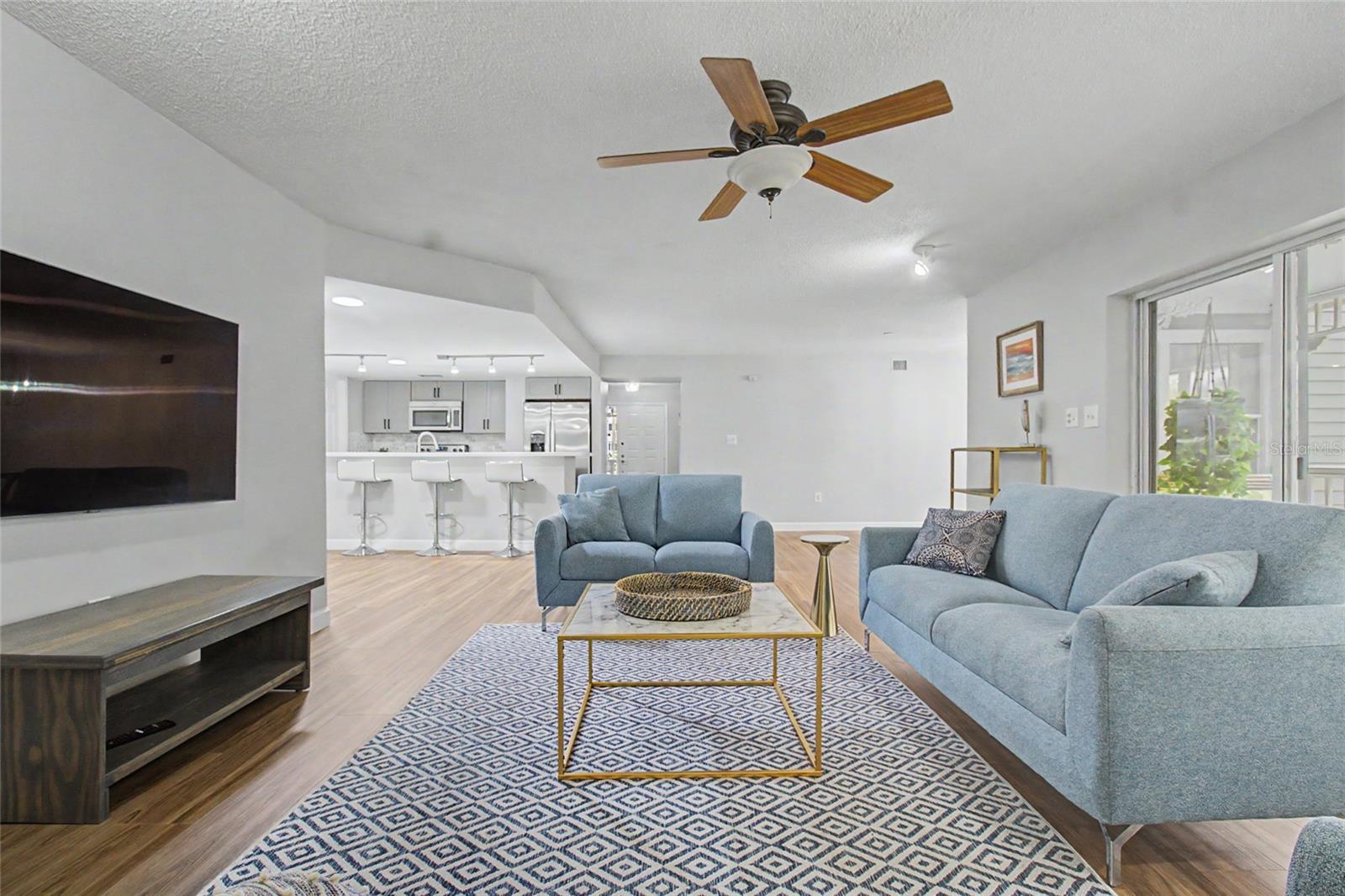 DOLLY BAY VILLAGE ON - Residential