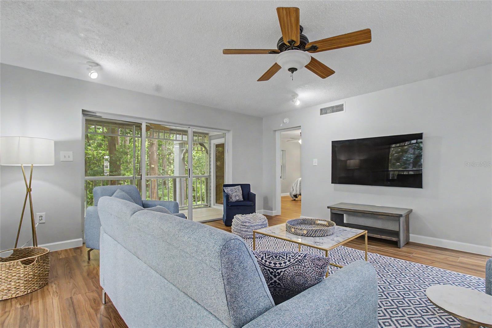 DOLLY BAY VILLAGE ON - Residential