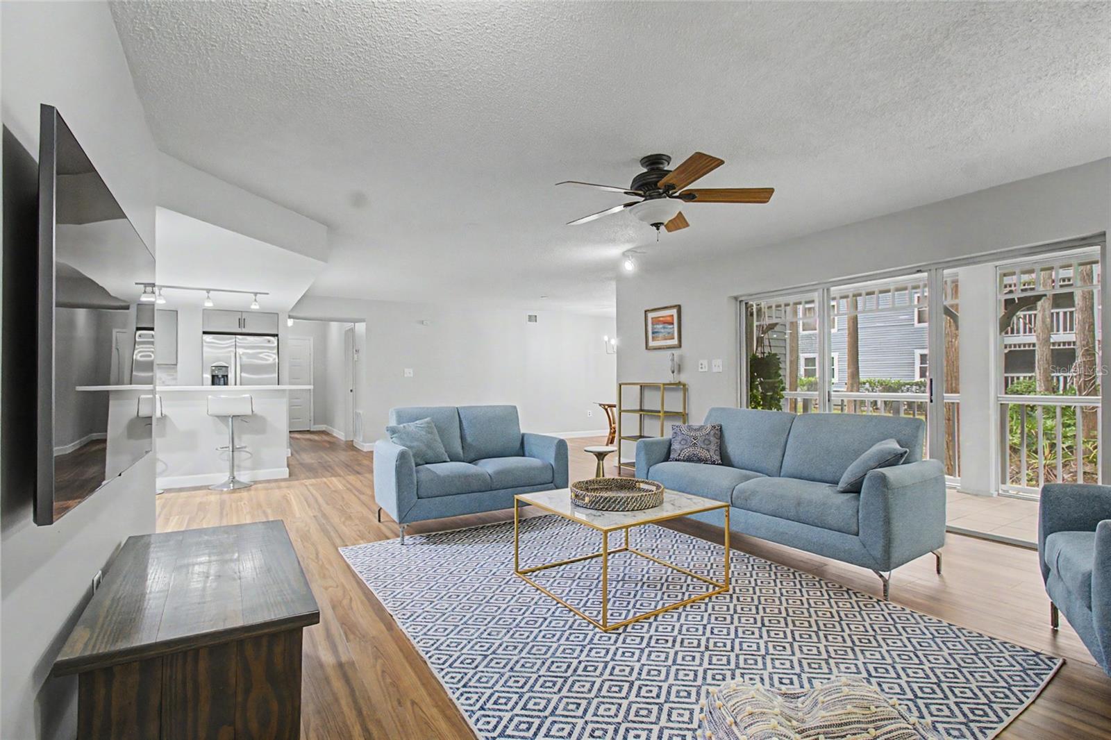 DOLLY BAY VILLAGE ON - Residential